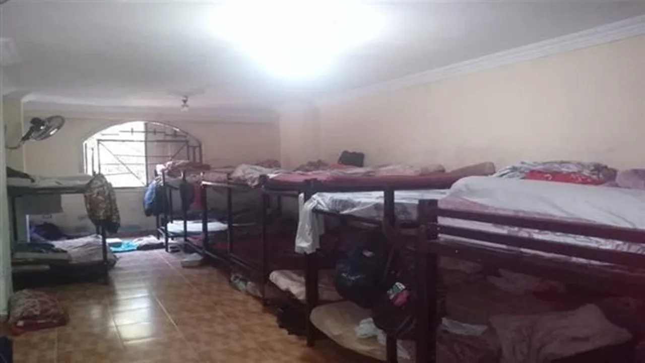 استغاثة شاب.. رواد مصحة الإسكندرية يتصرفون مع أهالي النزلاء